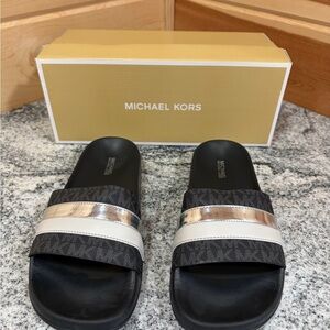 Michael Kors Black and Silver Textured Slides- Women’s SZ 7